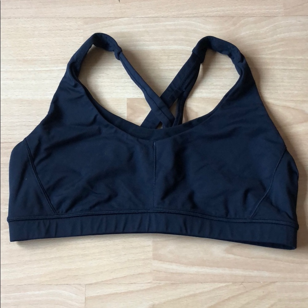 Black lululemon sports bra